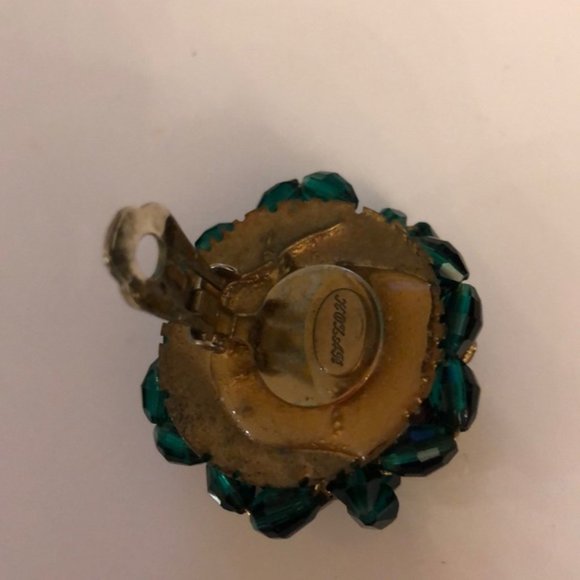 Vintage clip on earrings - Picture 4 of 4